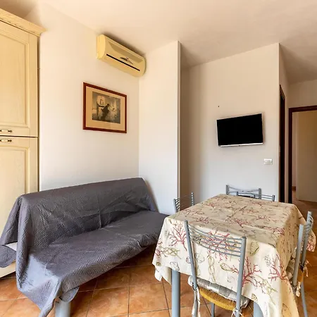 In With Patio Castelsardo